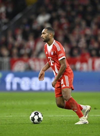 Jonathan Tah FC Bayern Munich FCB (04) Action on the ball Bundesliga football, DFB Cup, Allianz Arena, Munich, Bavaria, Germany