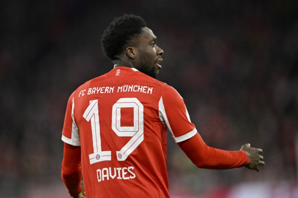 Alphonso Davies Bayern FC Munich FCB (19) from behind Football Bundesliga, DFB Cup, Allianz Arena, Munich, Bavaria, Germany