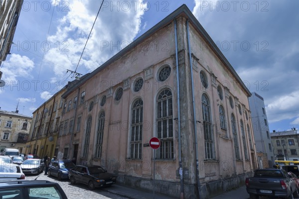 Destroyed Hasidic Synagogue including Jacob Gansel Schul, is being restored, Lemberg, Ukraine