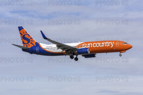 A Sun Country Airlines Boeing 737-800 aircraft with the license plate N819SY at Miami airport, USA