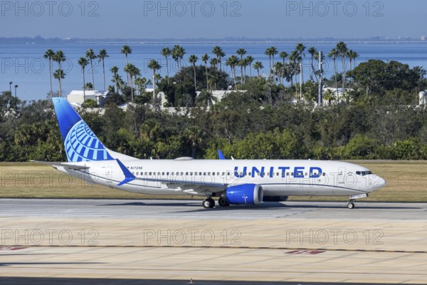 A United Airlines Boeing 737 MAX 8 aircraft with license plate N17296 at Tampa airport, USA
