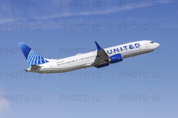 A United Airlines Boeing 737 MAX 9 aircraft with license plate N17550 at Fort Lauderdale airport, United States
