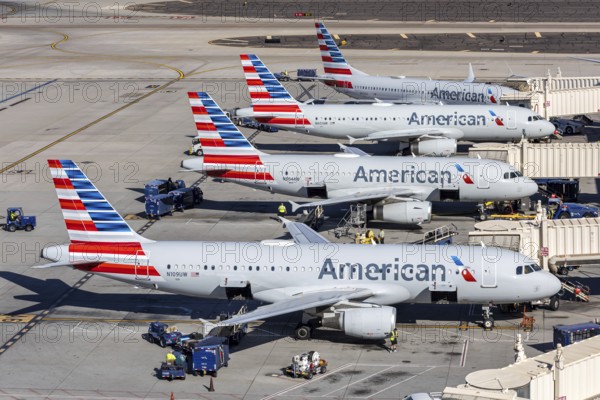 Boeing and Airbus American Airlines aircraft with license plate N109UW at Phoenix airport, USA