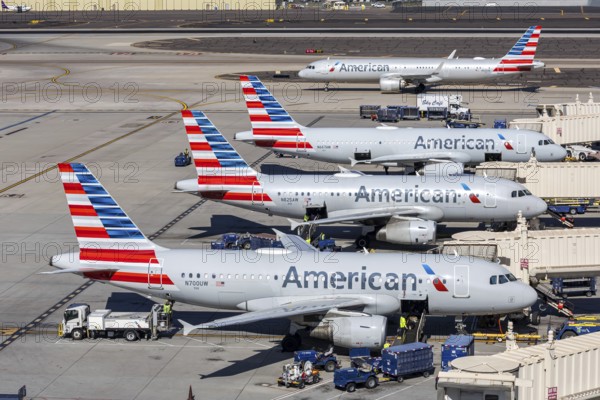 American Airlines Airbus aircraft with license plate N700UW at Phoenix airport, United States