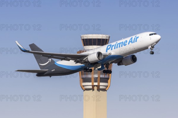 An Amazon Prime Air Boeing 767-300ER BDSF with license plate N569AZ at Phoenix airport, United States