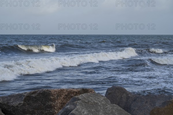 Surf on the coast, Hankenufer, Lohme, Jasmund, Rügen, island, Baltic Sea, Mecklenburg-Western Pomerania, Germany