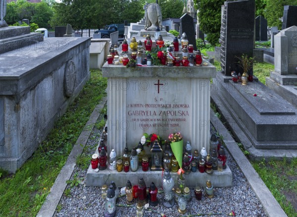Grave of Polish author Gabriela Zapolska, 1857-1921, Lützenhofer Cemetery Lychakivsky Cemetery, Lviv, Galicia, Ukraine