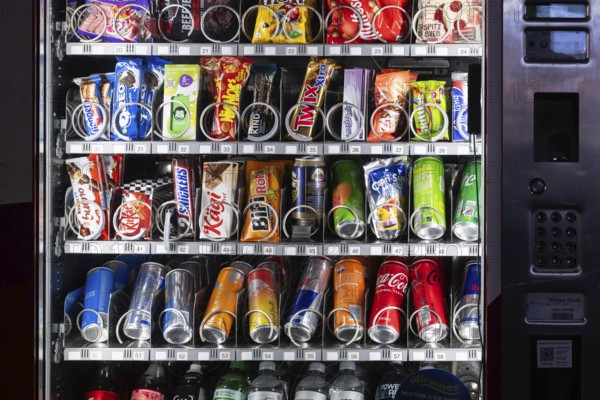 Snack machine with Twix, Snickers, M&M, Zweifel Chips, Red Bull, Coca Cola, Zweisimmen, Switzerland