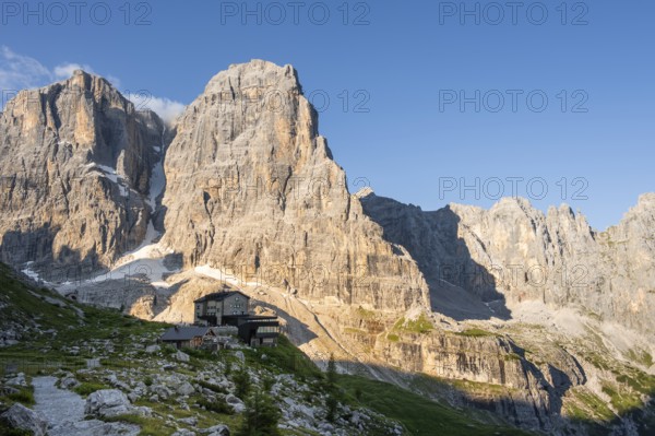 Sunrise, Rifugio Maria e Alberto ai Brentei, Crozzon di Brenta and Cima Tosa peaks in the back, Brenta Mountains, Brenta-Adamello Natural Park, Trentino, Italy