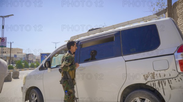In Southern Yemen on February 5, 2026, the Saudi-backed Yemeni Army deploys security checkpoints in the streets of Hadramaut following the withdrawal of the UAE-backed Southern Transitional Council (STC) forces, Hadramaut, Seiyun, Yemen