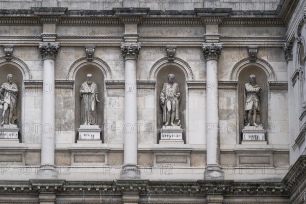 Statues of Michaelangelo, Tiziano, Reynolds and Wren, Royal Academy of Arts, Art Gallery and College of Arts, Burlington House, Piccadilly, London, England, Great Britain