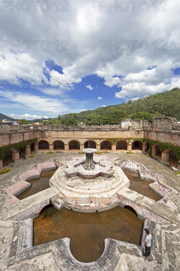 Cloister and Colonial Fountain of Los Pescados in the Mercedarian Monastery, Iglesia y Convento de Nuestra Señora de Las Mercedes, Convento e Iglesia de La Merced, Old Town, Antigua, Sacatepéquez Department, Guatemala