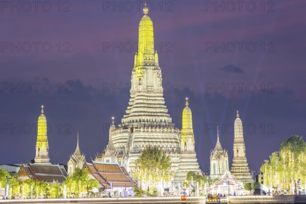 Festive lighting on New Year's Eve at Wat Arun, Temple of Dawn, Bangkok, Thailand