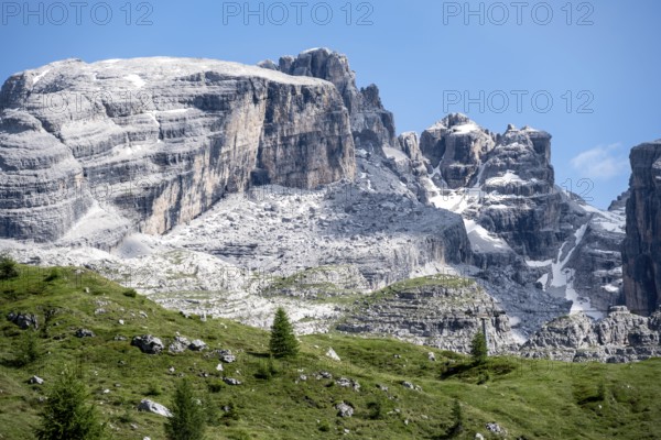 Mountain peaks of the Brenta Mountains, mountain landscape on the Grosté Plateau, Brenta Natural Park, Trentino, Italy