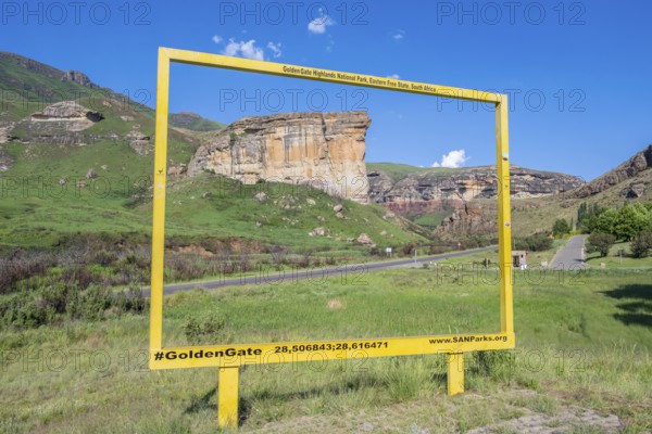 Brandwag Buttress, grassland with sandstone cliffs and cliffs, landscape in Golden Gate Highlands National Park, Free State, South Africa