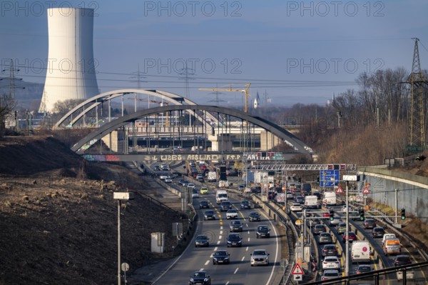 Traffic jam on the A43 motorway near Herne, heading north, in front of the barrier system, the vehicles heavier than 3.5 t stop and are then diverted, behind the barrier there is a dilapidated bridge across the Rhine-Herne Canal, which must be renewed, heavy vehicles must not pass through the bridge, railway bridges, North Rhine-Westphalia, Germany