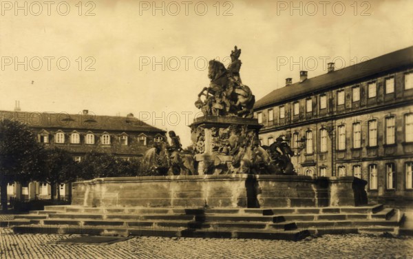 Historical postcard around 1910, Bayreuth, Brunnen vor dem Neues Schloss, Upper Franconia, Bavaria, Germany, digital reproduction of a historic postcard, public domain, from that time, exact date unknown