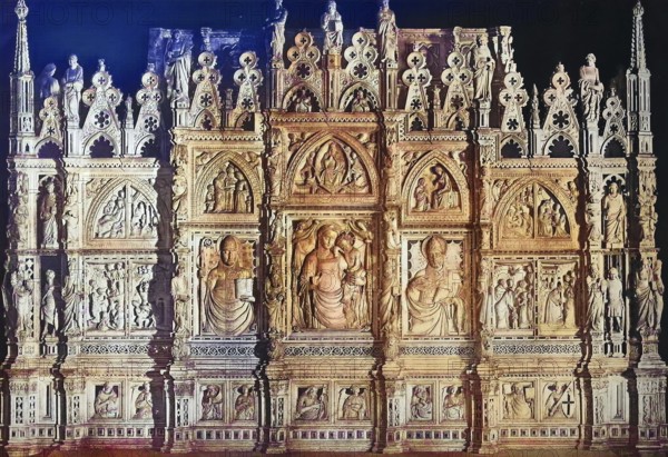 Historisches Foto (ca 1880) des Bogens des Heiligen Donatus im Dom von Arezzo, Toskana, Italien / Historical photo of Arch of St. Donatus in Arezzo Cathedral, Tuscany, Italy, Historical, digitally restored reproduction of an original from the 19th century, exact original date unknown, subsequently coloured