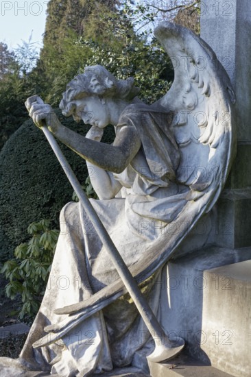 Tomb of painter Andreas Achenbach, grave angel of sculptor Karl Janssen, Nordfriedhof Düsseldorf, North Rhine-Westphalia, Germany