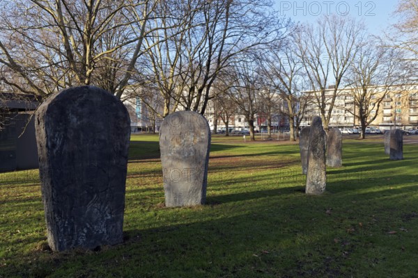 Nine-figure room sculpture by sculptor Magdalena Abakanowicz, Skulpturenpark Lehmbruck-Museum, Kantpark, Duisburg, North Rhine-Westphalia, Germany