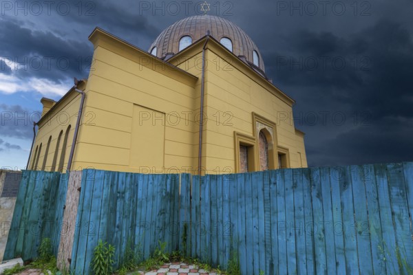 Destroyed synagogue under reconstruction, Jewish cemetery, since 1866, Chernivtsi, Ukraine