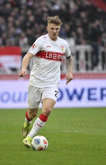 Finn Jeltsch VfB Stuttgart (29) Action on the ball Football Bundesliga, MHPArena, MHP Arena Stuttgart, Baden-Württemberg, Germany