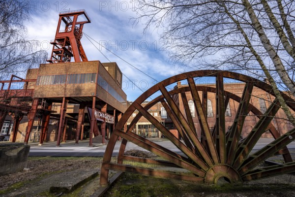 Zollverein colliery, 1/2/8 mine, shaft 1 strut conveyor scaffolding, pulleys, UNESCO World Heritage Site, Essen, North Rhine-Westphalia, Germany