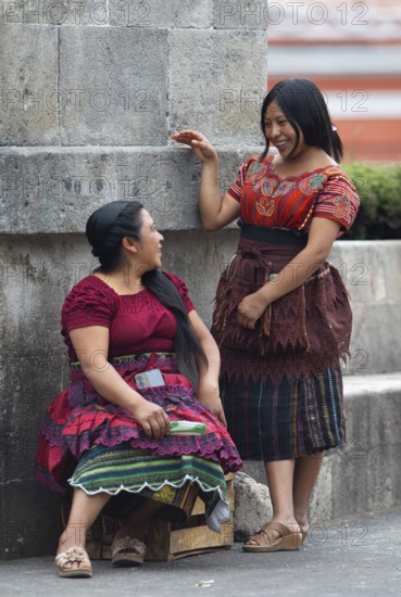 Mayan woman from the K'iché people in traditional dress, Parque Centroamérica or Parque Central, Quetzaltenango or Xela, Quetzaltenango Province, Guatemala