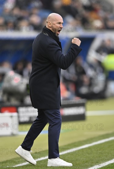 Coach coach Christian Ilzer TSG 1899 Hoffenheim on the sidelines gesture gesture fist clenched cheers soccer, Bundesliga, PreZero Arena, Sinsheim, Baden-Württemberg, Germany