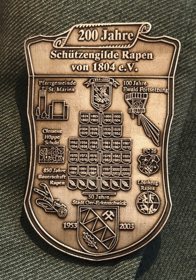 Traditional uniform with badge of the shooting guild Rapen from 1804, detail, House of History, Bonn, Germany