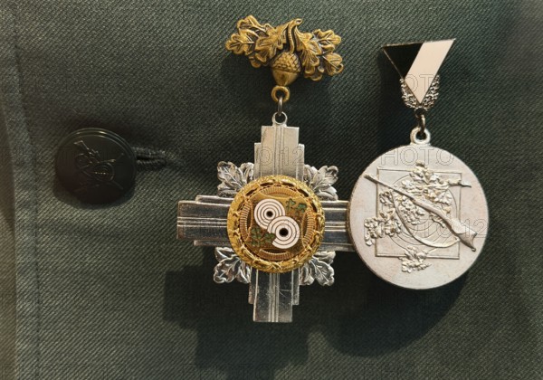 Traditional uniform of the shooting guild Rapen with shooting badge, detail, House of History, Bonn