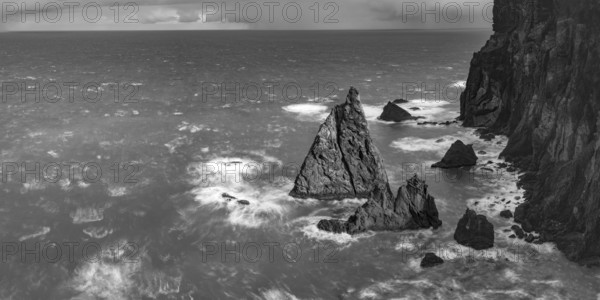 Rock formations in the Atlantic Ocean, volcanic peninsula, Ponta de São Lourenço, Ponta de Sao Lourenco, rocky coast, Punta de San Lorenzo, Madeira, Portugal