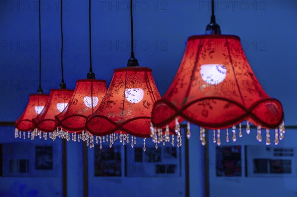 Five hanging lamps in a hotel, England, Great Britain