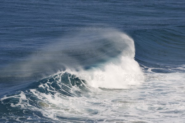 Breaking wave, Atlantic Ocean, Sagres, Algarve, Portugal