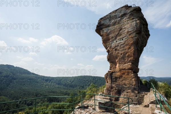 Drachenfels sandstone cliffs and castle ruins, Dahner Felsenland, Palatinate Forest, Rhineland-Palatinate, Germany