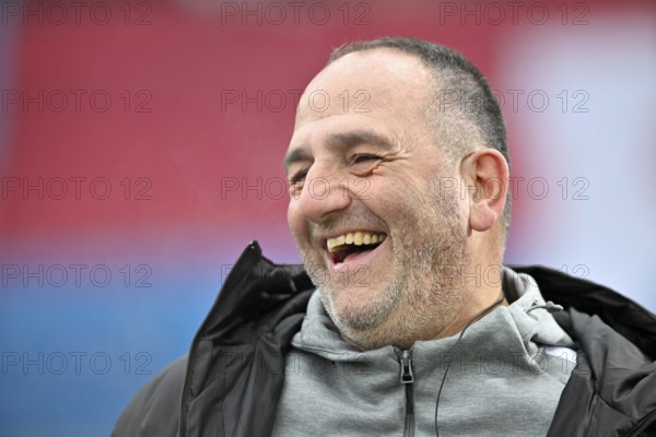 Coach coach Frank Schmidt 1. FC Heidenheim 1846 FCH portrait laughs soccer Bundesliga, Voith Arena, Heidenheim, Baden-Württemberg, Germany