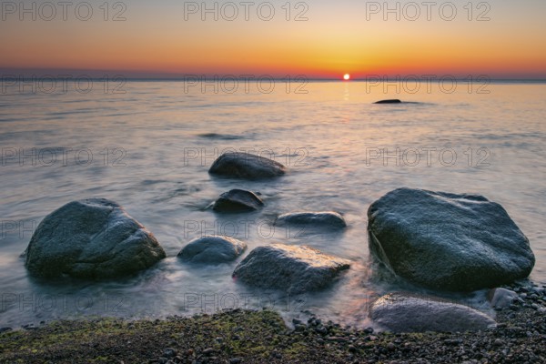 Sunrise on the chalk coast in Jasmund National Park, Rügen, Sassnitz, Mecklenburg-Western Pomerania, Germany