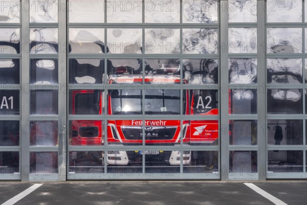 Fire department, fire station, modern guard, silver façade, glass gates, emergency vehicle, fire and rescue station 10, Gummersbacher Straße, Cologne, North Rhine-Westphalia, Germany