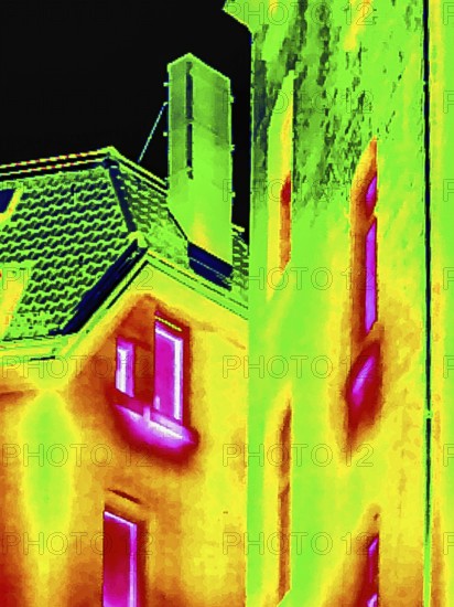 Thermal image or thermography, symbolic photo, interpolated. The photo shows areas of heat loss in a building. Stuttgart, Baden-Württemberg, Germany