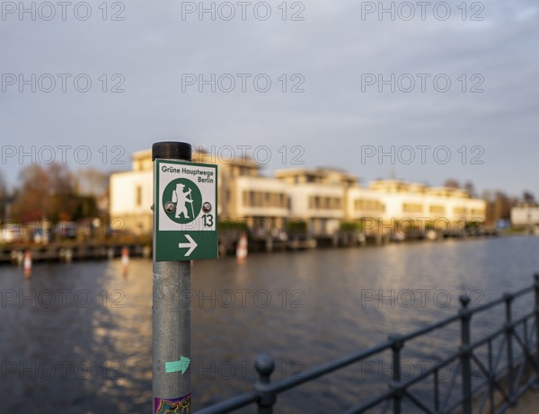 Single-family houses and villas on the water, Tegeler Hafenbecken, Berlin, Germany
