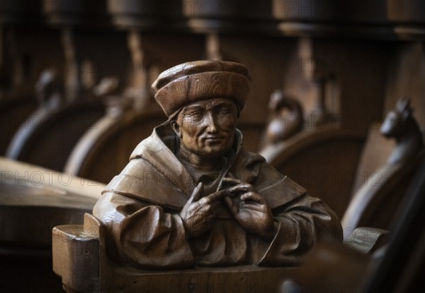 Carved half-figure, man with cap, oak choir stalls for monks' hour prayers, 1493 by Jörg Syrlin the Younger, also Sürlin or Serling, sculptor, completed, choir room, Blaubeuren Abbey, Swabian Jura, Baden-Württemberg, Germany