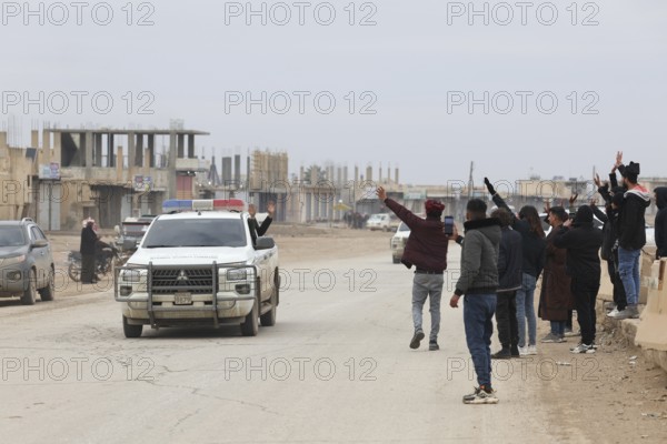 In Raqqa, Syria on January 17, 2026, local civilians are seen welcoming Syrian Army soldiers following their deployment across dozens of villages in northeast Syria. The troops moved into the area after the withdrawal of Kurdish SDF forces, Raqqa, Raqqa, Syria