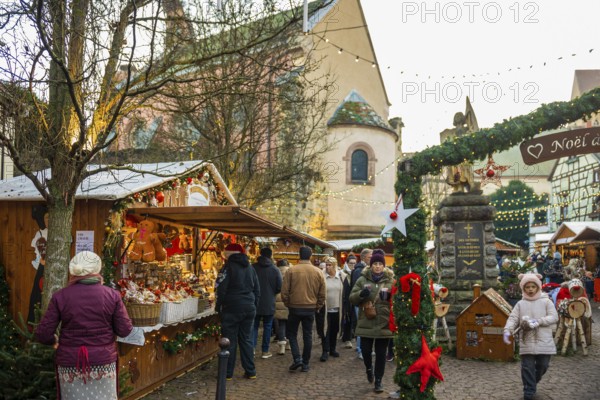 Christmas market, Eguisheim, Haut-Rhin, Grand Est Region, Alsace, France