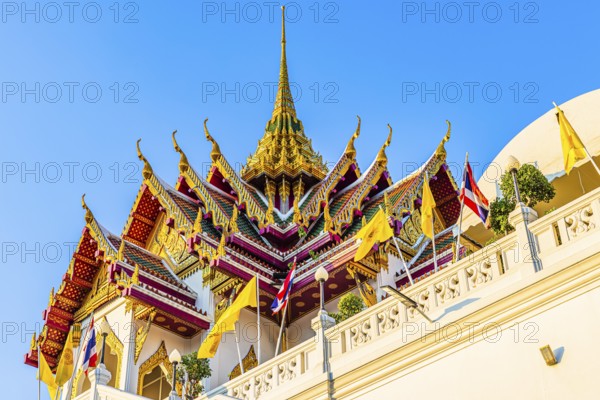 Wat Yannawa, Buddhist temple, overlapping roofs with curved chofas and Chedi temple tower, Bangkok, Thailand's metropolis, Thailand