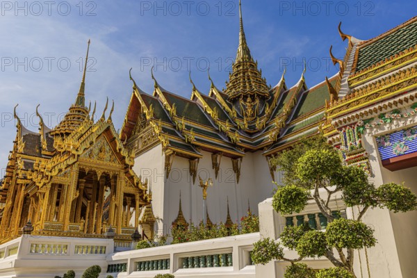 The Grand Royal Palace, Dusit Maha Prasad Throne Hall with overlapping roofs and curved chofas, Phra Nakhon, Bangkok, Thailand's metropolis, Thailand