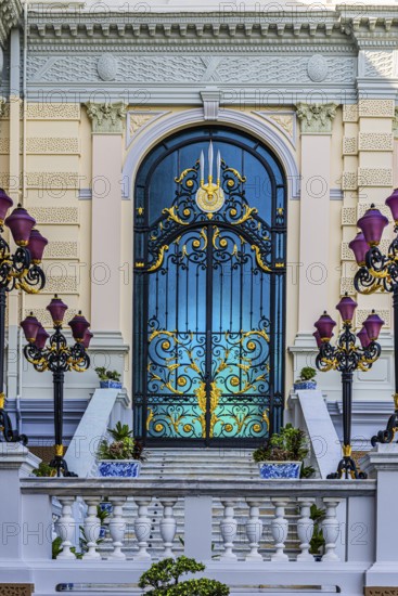 The Grand Royal Palace, side entrance with decorated gate and multi-armed lanterns, Chakri Maha Prasad Throne Hall, Phra Nakhon, Bangkok, Thailand's metropolis, Thailand