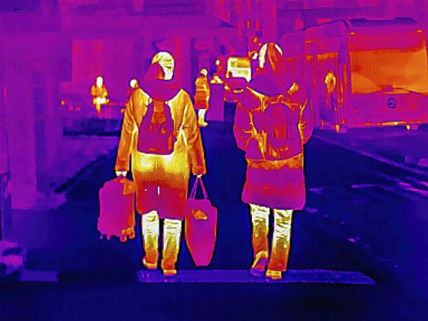 Thermal image or thermography, symbolic photo, interpolated. People traveling in urban areas. Stuttgart, Baden-Württemberg, Germany