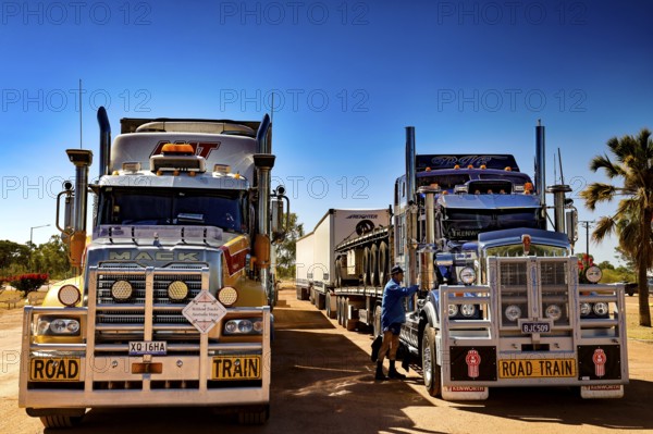 OFF Daly Waters, Roadhouse, Roadtrain