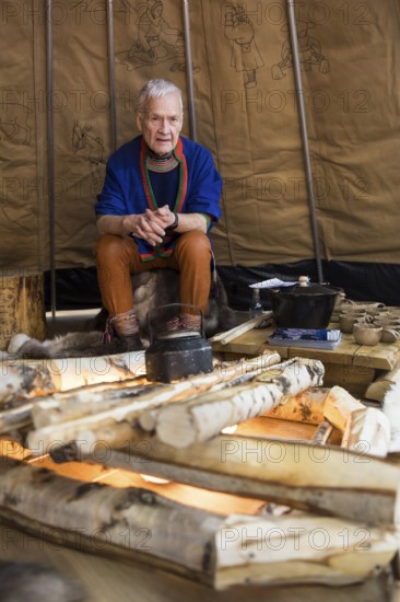 A person is sitting in a teepee at the Norwegian stand at the Green Week at the exhibition center in Berlin on 16.01.2026. The Agricultural and Food Industry Fair will take place from January 16-25, 2026
