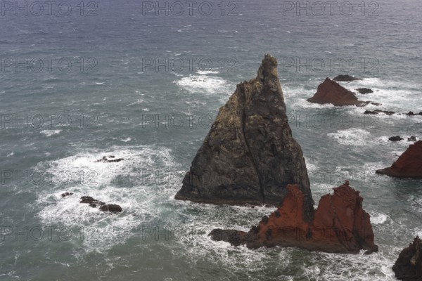 Rock formations in the Atlantic Ocean, volcanic peninsula, Ponta de São Lourenço, Ponta de Sao Lourenco, rocky coast, Punta de San Lorenzo, Madeira, Portugal